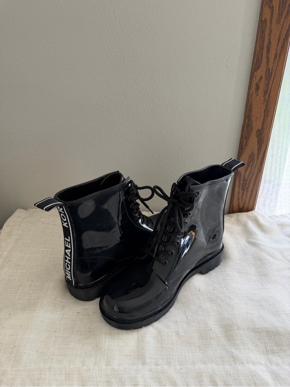 Michael Kors Black Patent Lace-Up Platform Boots Women’s 8